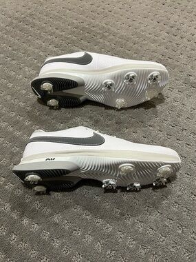 Nike Victory Tour Men’s Size 9.5 Leather Golf Cleats